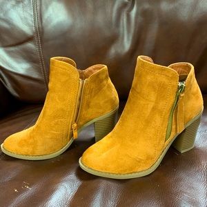 Camel colored Suede Booties Size 7